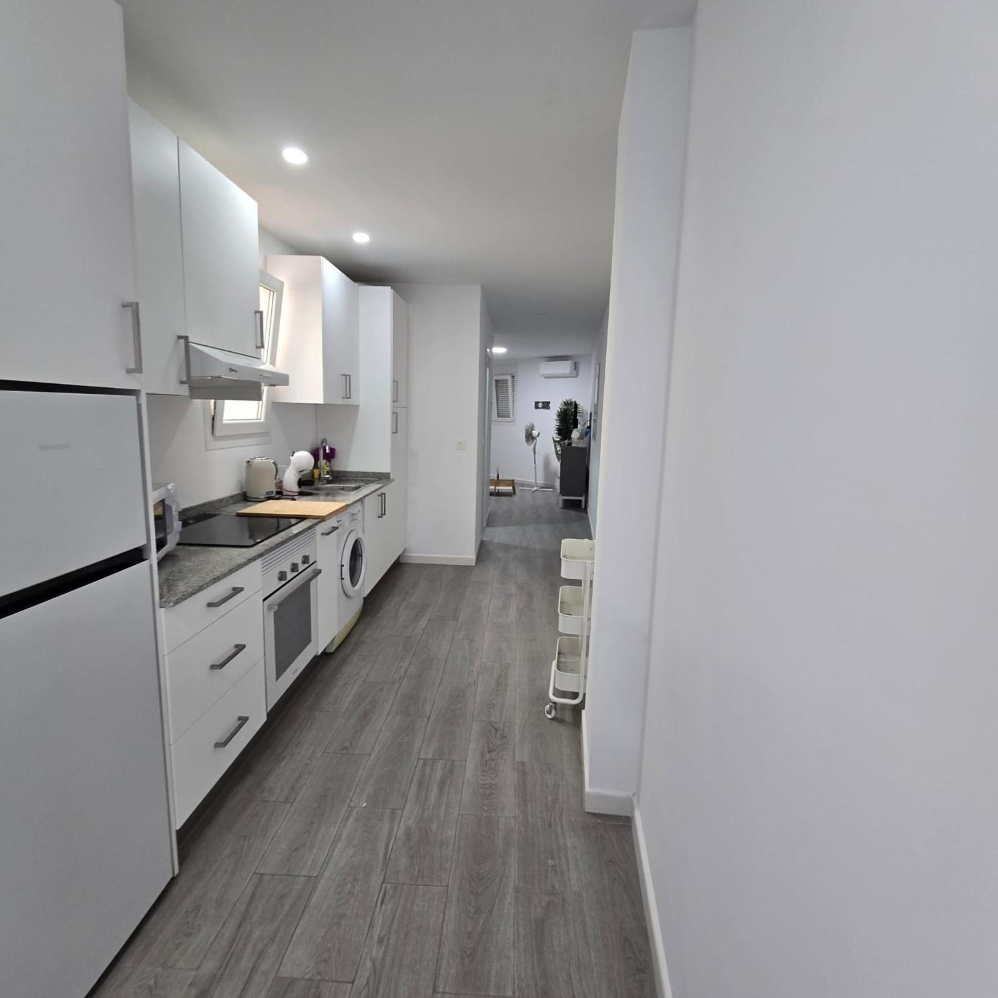 2 Rooms Con Terraza مالقة المظهر الخارجي الصورة