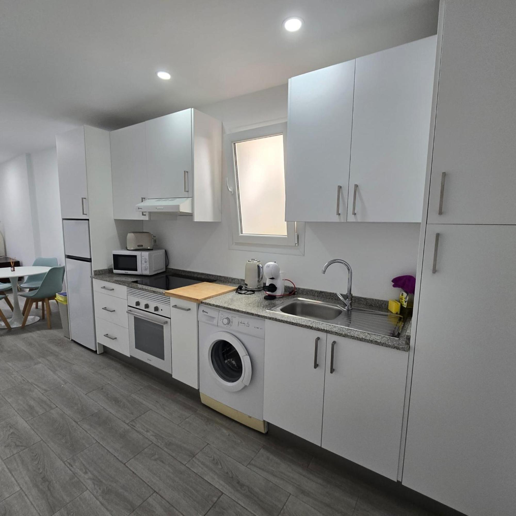 2 Rooms Con Terraza مالقة المظهر الخارجي الصورة